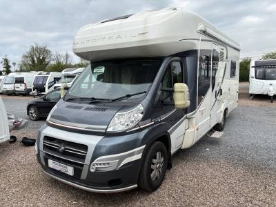 Auto-Trail Frontier Savannah 2014 4 Berth 4 Belt Single beds Motorhome for sale