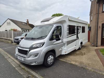 Elddis Majestic 285 - 4 berth, 4 belt