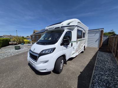 Chausson 650 Etape line, 4 berth, 4 belts, drop down bed, 1 owner