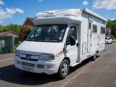 Autocruise Sarasota - 4 berth motorhome with 4 belts- Large U shaped Lounge