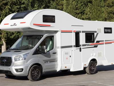 Roller Team Zefiro 675 motorhome 2024 5k 3500kgs 6.99m 6 berth/belts