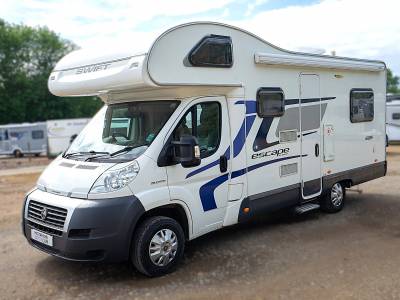 Swift Escape 686 - 6 Berth 6 Seat Belts - 3500kgs U Shaped Lounge
