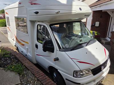 2004(54) AVONDALE SEASCAPE 5 CDX 4-BERTH - 4-BELT - LOVELY VAN