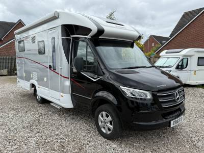Dethleffs Globeline T6613 EB, Fixed Bed, Garage, 1 Owner