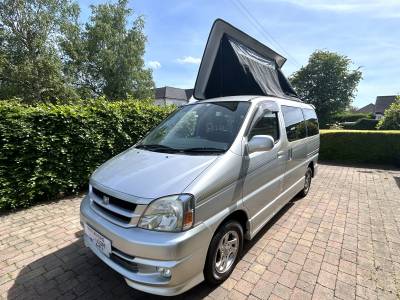 2002 TOYOTA HIACE AUTOMATIC 3 BERTH CAMPER for Sale