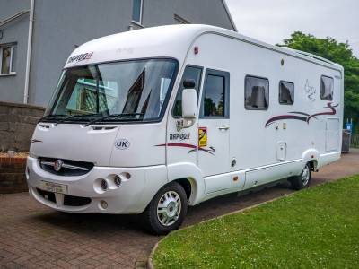 2009 Rapido 9066DF Air Suspension Large Garage