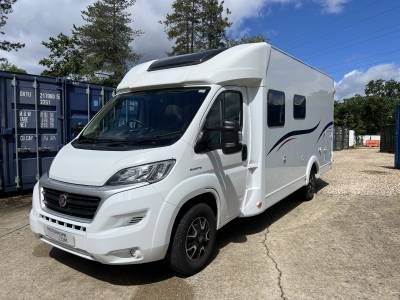 Etrusco T6900 DB Auto 4 Berth 4 Belt Drop Down Bed Garage 25k Miles