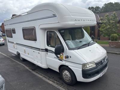 Autotrail Apache 700, one-owner, 2004,  end lounge, six-berth, low mileage