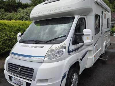2012 AUTO-TRAIL TRACKER FB 4-BERTH - 2-BELT - LOW MILES - HAB AC