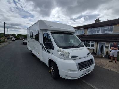 2014 Bessacarr 454 Automatic 4 Berth 4 Belt fixed bed