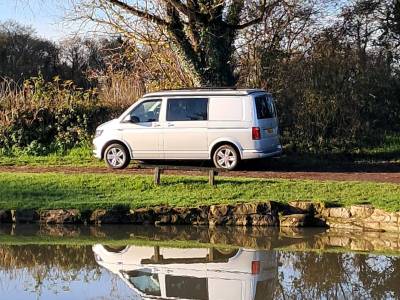 Volkswagen Transporter- 2019 - 4 Berth Pop Top Campervan With Thetford Toilet