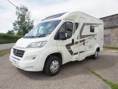 Swift Escape C205, 3 Berth/4 Belt, Fixed bed, Under 6m, 3500Kg, Garage