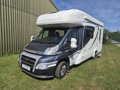 Auto-trail Frontier Navajo, 2014, 2 Berth, End Kitchen, Solar Panel
