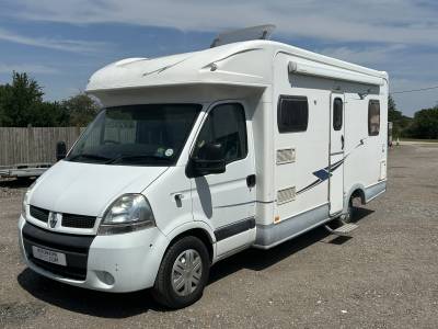 Lunar Fivestar, 4 Berths, 4 Belts, Rear French Bed