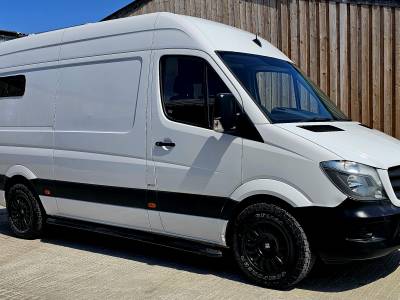 Mercedes Sprinter camper conversion 2016 126k 2 berth 3 belts end lounge 5.99m