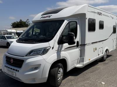 Pilote 700, low Twin bed, 4 berth, Automatic, solar panel, motorhome for sale