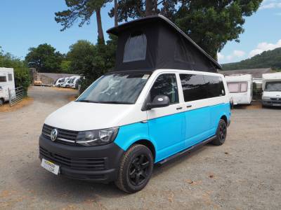 Volkswagen Transporter LWB T28 DSG, 3 Belt/4 Berth, U Shaped Lounge