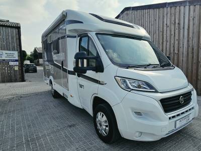 Carado T337 motorhome 2015 45k 2/3 berth 4 belts 3500kgs