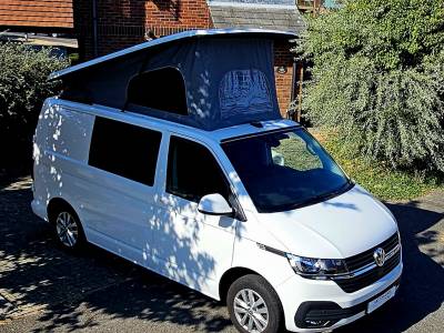 Volkswagen T6.1 Hi-Line T30 2021 pop top camper 4 berth 5 belts 43k SWB 