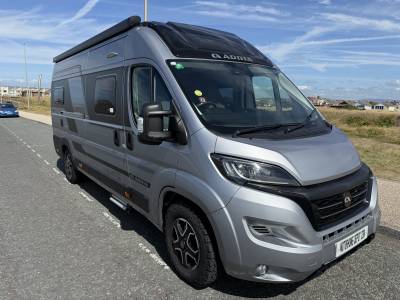 Adria Twin Supreme 640 SGX, Fixed Bed, Garage, 1 Owner