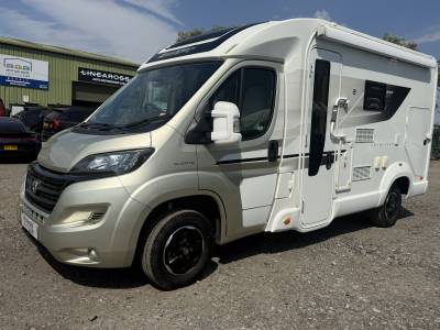 swift champagne compact C205 3 berth 4 belt 5.99mts