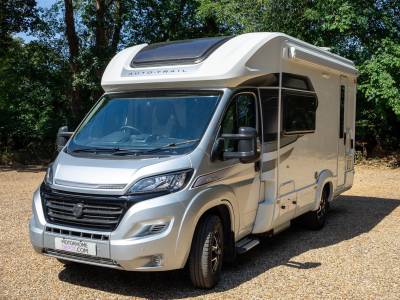 2021 Auto-Trail Tracker EKS – Premium Compact Motorhome Fixed Singles