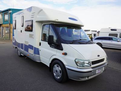 2006 Hobby T555, 3-Berth, 4-Seatbelts, End French Double Bed
