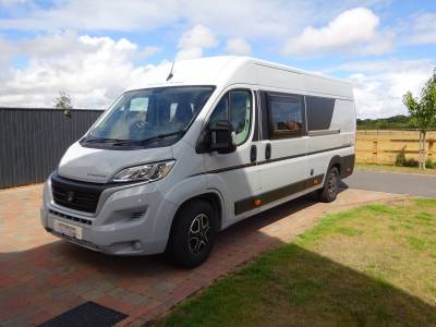 Auto-Trail Expedition 68 2024 2 Berth 4 Belt Fixed Bed Motorhome For Sale