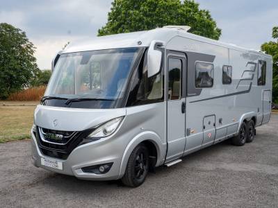 Hymer B Class Masterline BML-I 890 Auto Luxury 4 Berth A Class with Island Bed