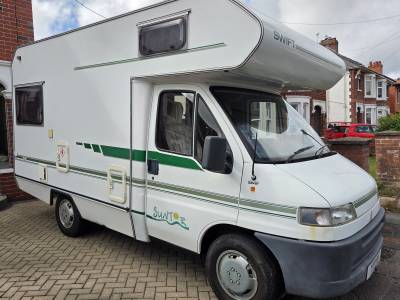 2000 SWIFT SUNTOR 500 4-BERTH - 4-BELT - CLEAN VAN - GREAT VALUE