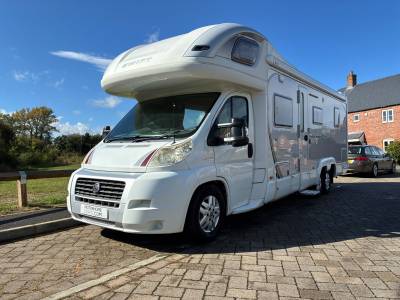 2009 SWIFT KONTIKI 669 ISLAND BED 4 BERTH 4 BELT TAG AXLE