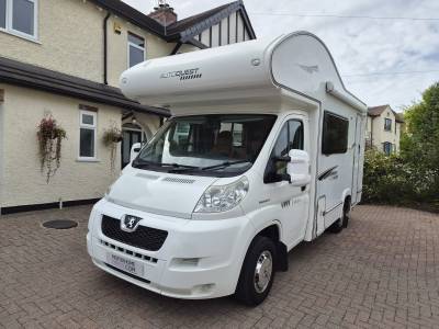 Elddis Autoquest 130 2009 only 28900 miles Rear Kitchen and Washroom