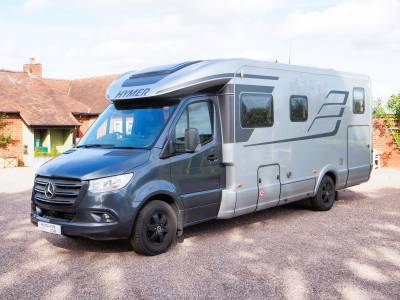 Hymer T-780, 4 Berth, 4 Belt, Auto, Twin Leisure Batteries, Solar, Fixed Bed