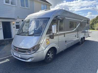 2013 Burstner Elegance i810 6 Berth 4 Belt Fixed single beds Motorhome for sale