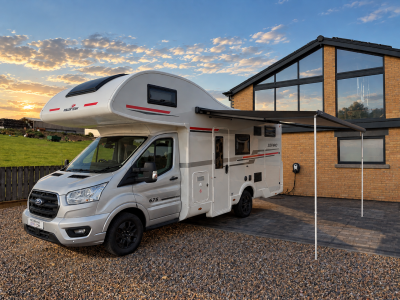 Rollerteam 675 Zefrio, Automatic, 6 Berth, 5 Seatbelt, FSH, For Sale