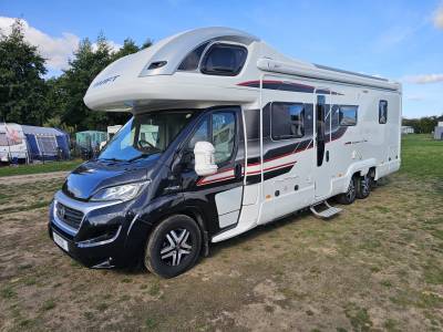 Swift  Kontiki 669 black edition