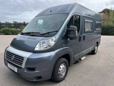 IH Wild Savannah For Sale, 2 x Gaslow, Solar, 2 Swivel Seats, 2 Berth, 2 Belts