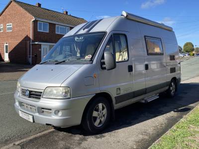 2006 IH Oregon R 2 Berth with Solar Panel 