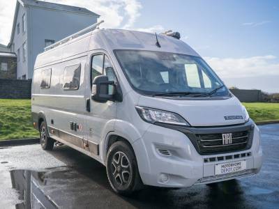 2022 Vantage Vue Rear Washroom Campervan