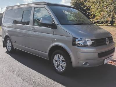VW Transporter 4 berth, 3 seat U-shape lounge Vangogh Highline Campervan