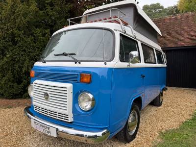 2009 VW DANBURY 1 OWNER 27500 MILES PETROL 2 BERTH 5 BELTS POPTOP