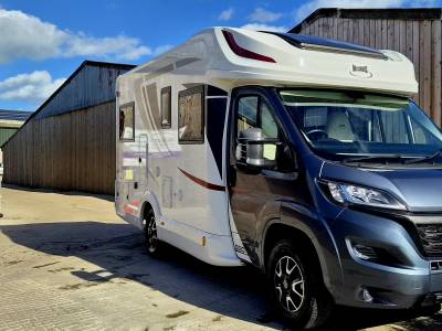 McLouis Fusion 330 motorhome 2025 900 miles 4 berth/belts 6.49m 3500kgs