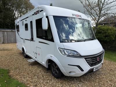 Pilote G650, Compact 4 Berth A Class, Rear Lounge, Drop Down Bed