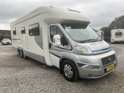Autotrail Comanche Frontier, 2011, 4 berth rear island bed coachbuilt motorhome
