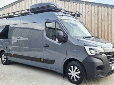 Renault Master van conversion LWB 2 berth/belts 11k 6 sp manual