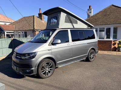 Volkswagen T28 SWB L- Shape Lounge