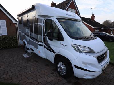 Sunlight T60 AUTOMATIC Travelling Seatbelts Fixed Bed Garage Motorhome For Sale