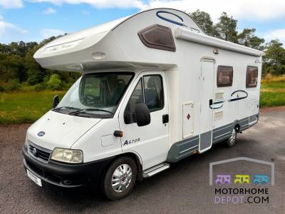 2005 Lunar Champ A67OR - 6 Berth - Rear Lounge 