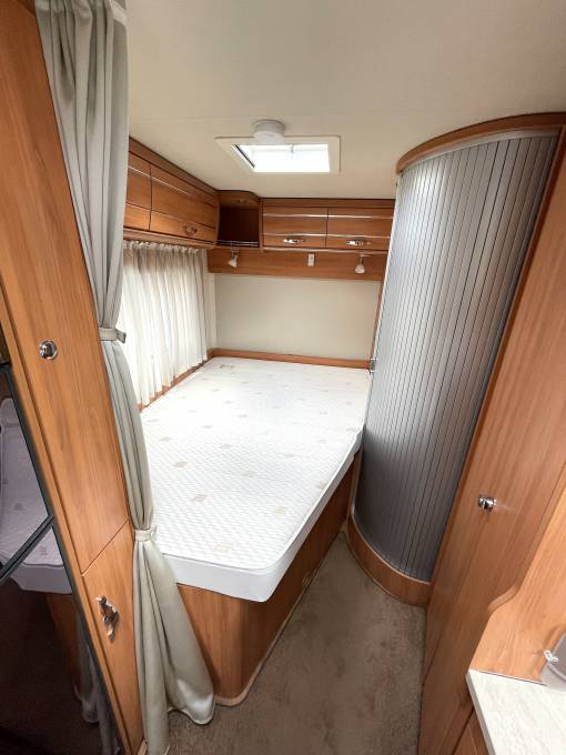 HYMER T554 CL REAR FRENCH BED WITH DROP DOWN DOUBLE BED AND 4