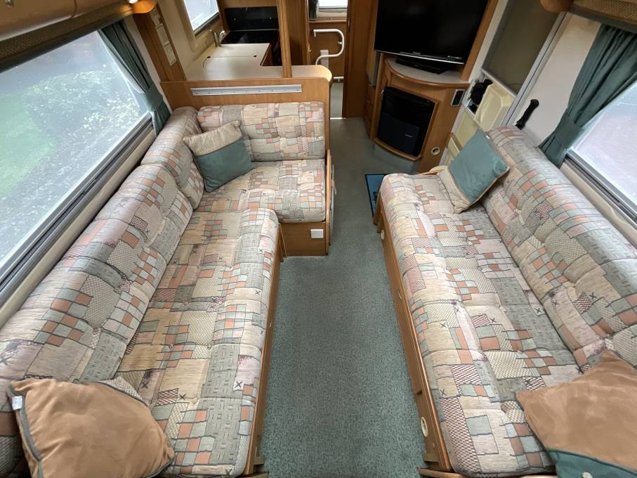 AutoTrail Mohican SE 2 berth end washroom Mercedes chassis with